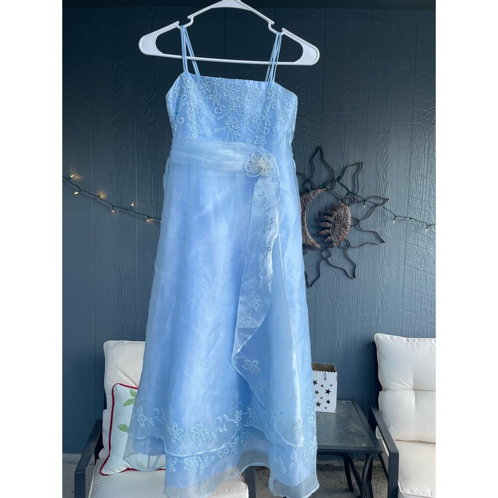 Girls Size 10 Powder Blue Formal Dress Made by Victoria, USA Wedding Quinceañera